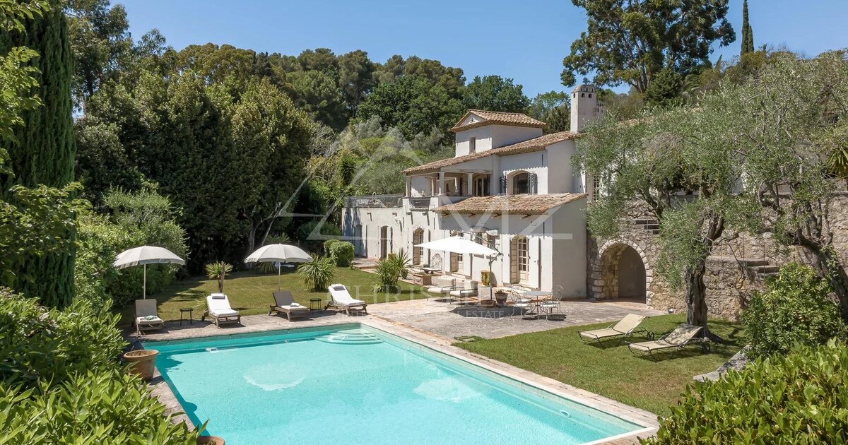 Mougins Residential area, charming property For sale ProvenceAlpes